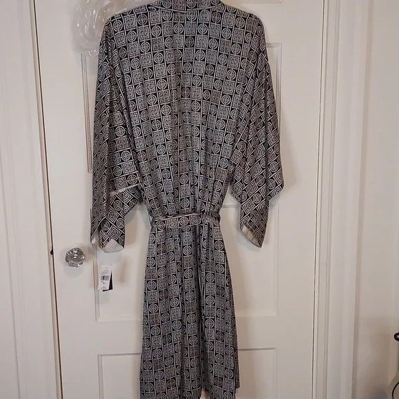 Natori Infinity Robe - Picture 13 of 16